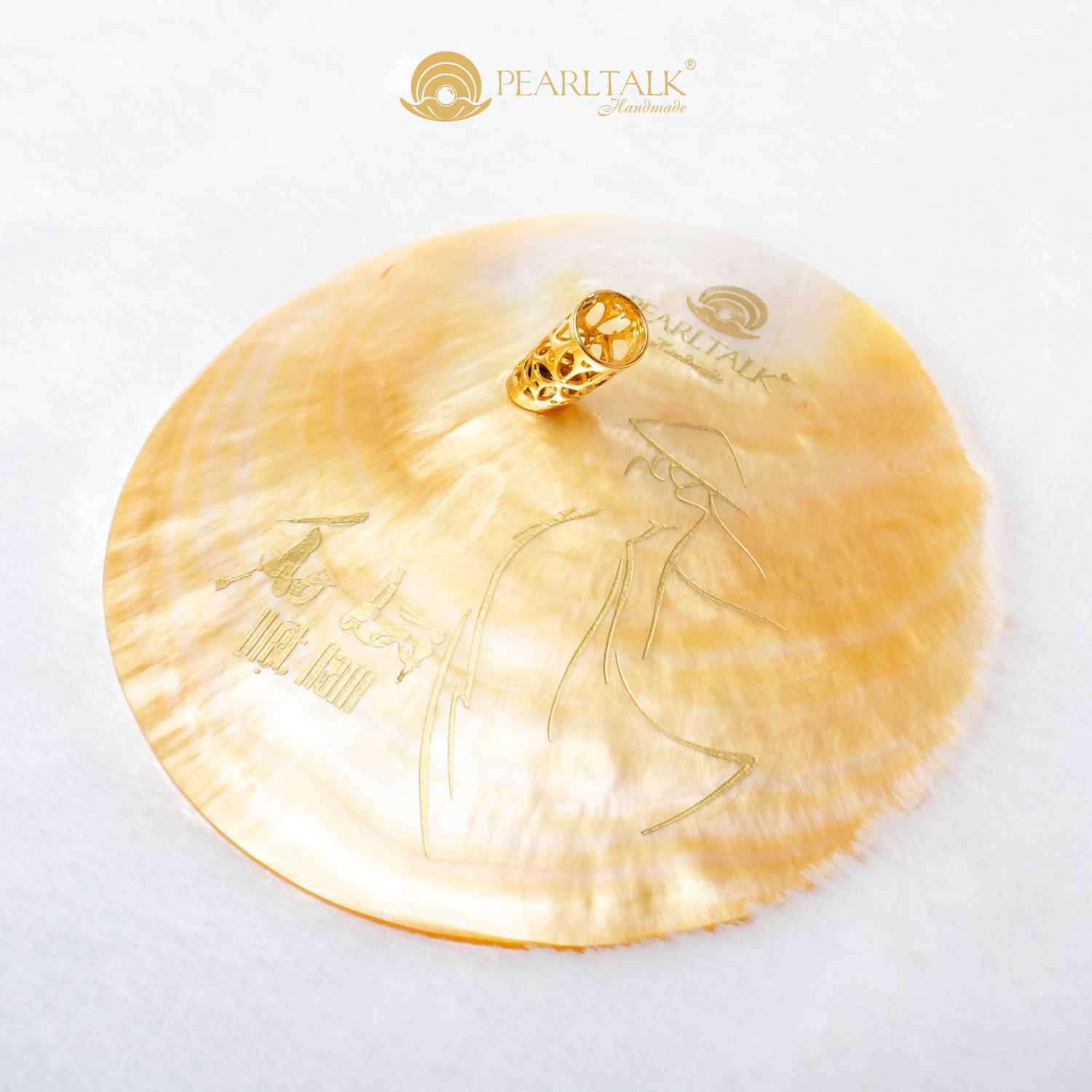 ĐẾ CẮM BÚT KHẮC ÁO DÀI ĐỘC BẢN